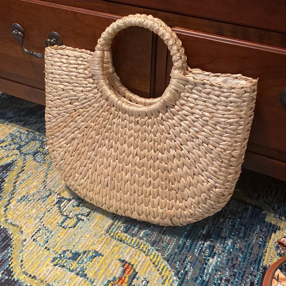 Woven Natural Straw Handbag - Picture 2 of 5